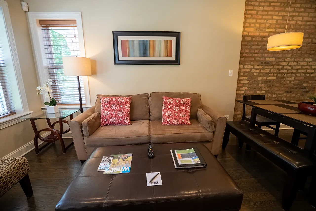 3 bed, 1400 sqft, $4,650 — Photo 3