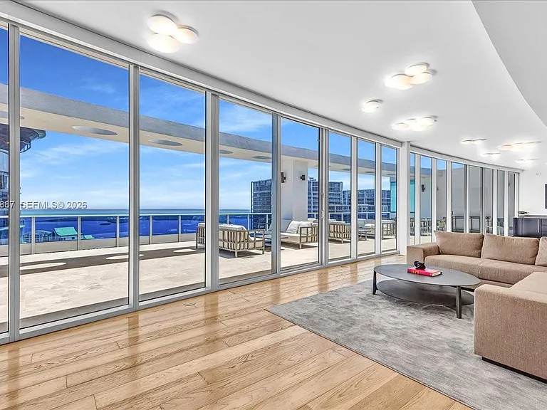 200 Biscayne Boulevard Way #Penthouse 5401 — Photo 3