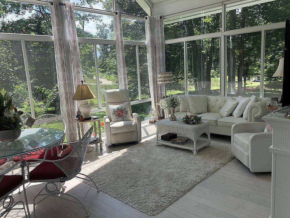 1st image of 221 Oligi Cir