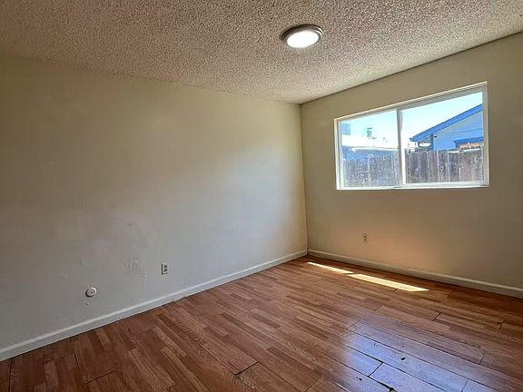 4th image of 9558 Kelley Dr