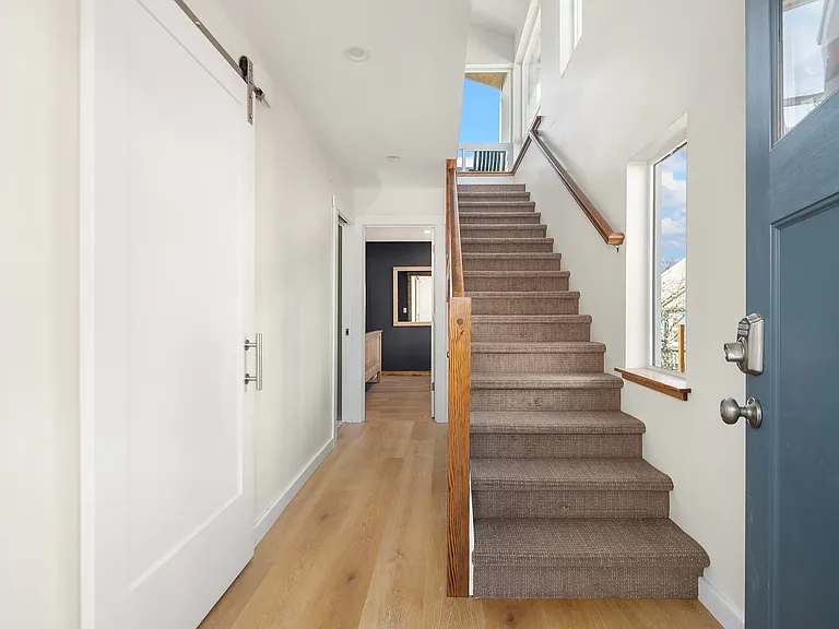 347 NW 52nd St #B — Photo 2