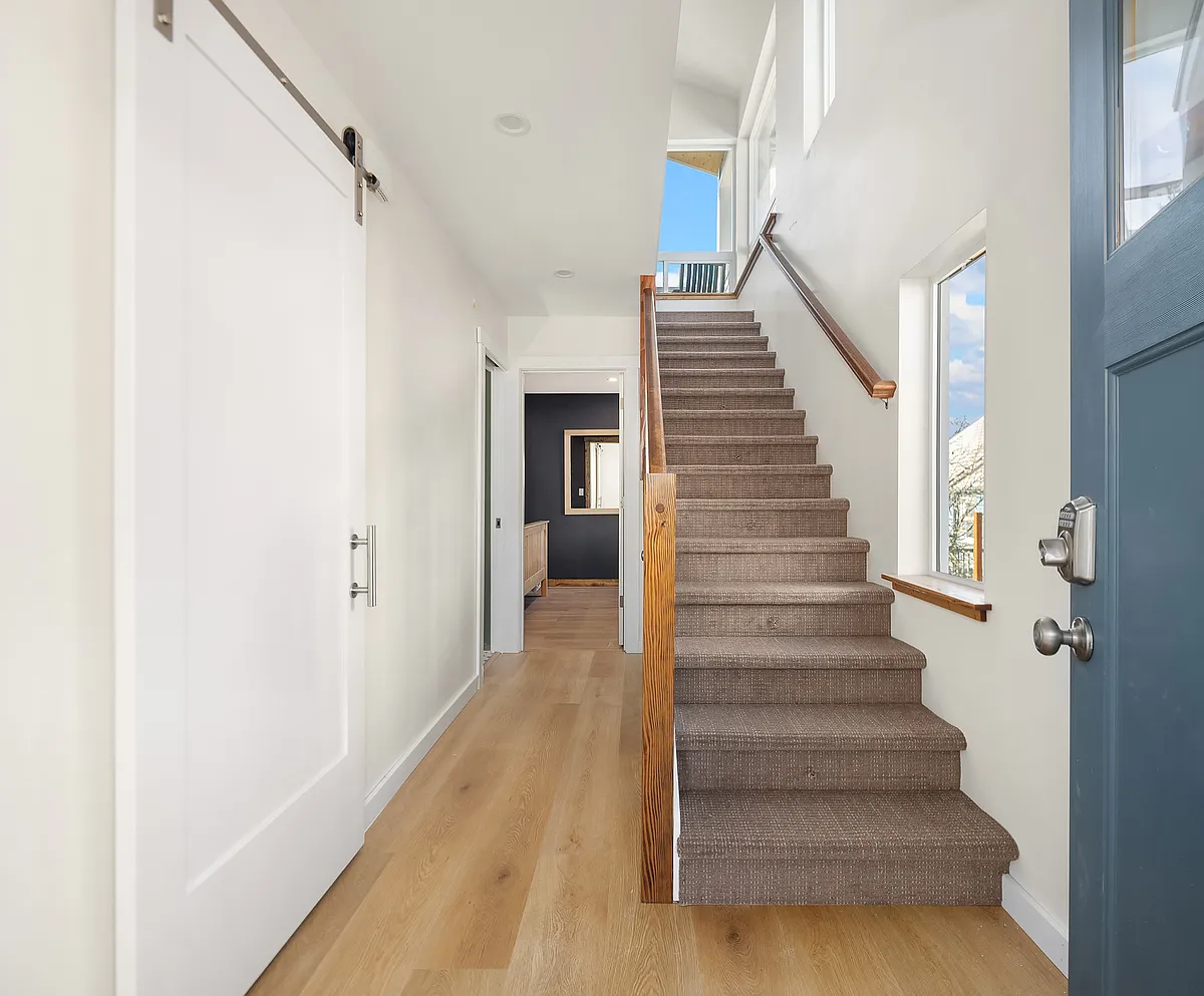 Building Photo - 347 NW 52nd St #B