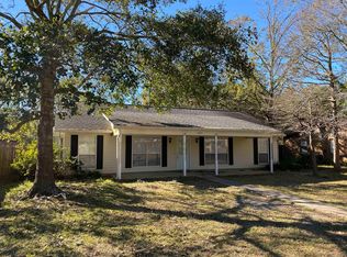 9013 Warbler Ave, Ocean Springs, MS 39564