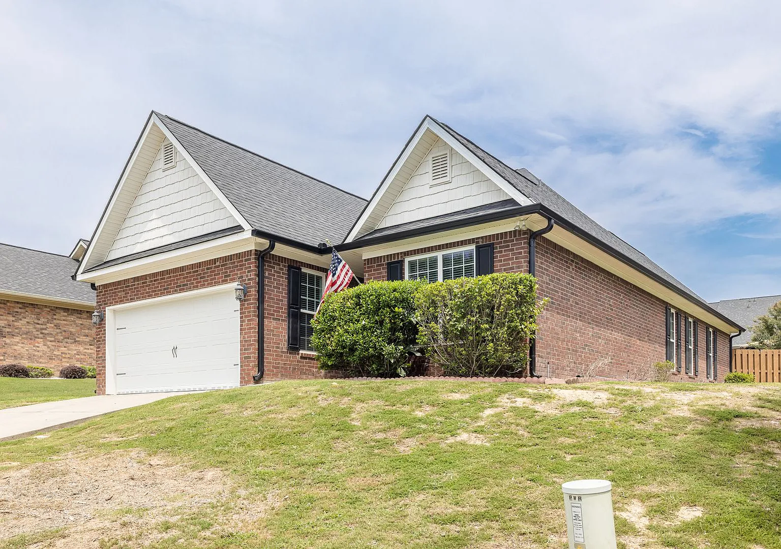 1053 Grove Landing Lane — Photo 4