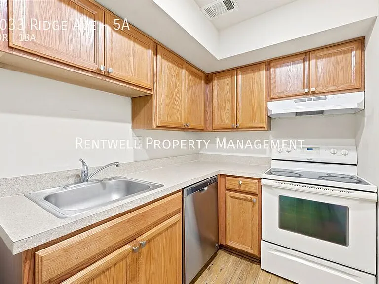 7033 Ridge Ave #5A — Photo 3