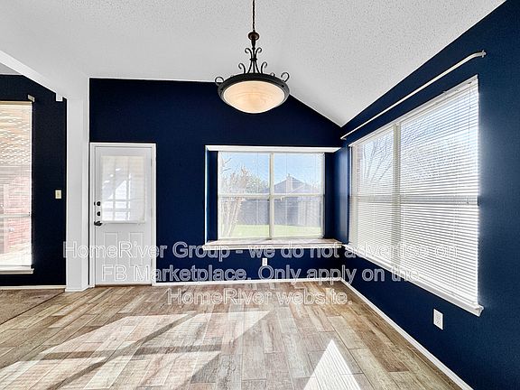5th image of 2300 Granbury Dr