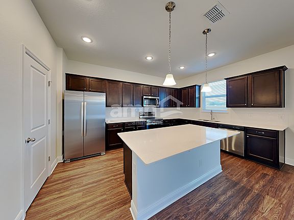 5th image of 840 Stairway Ln