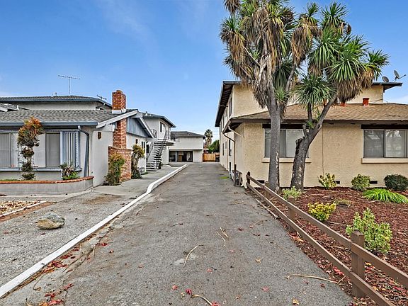 3rd image of 522 S Fair Oaks Ave