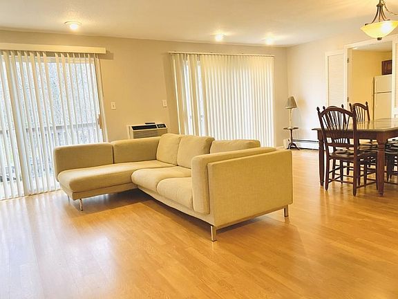 4th image of 90 Farrwood Ave APT 6