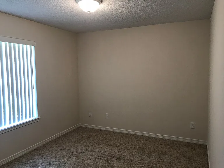 2642 Hidden Creek Dr — Photo 27