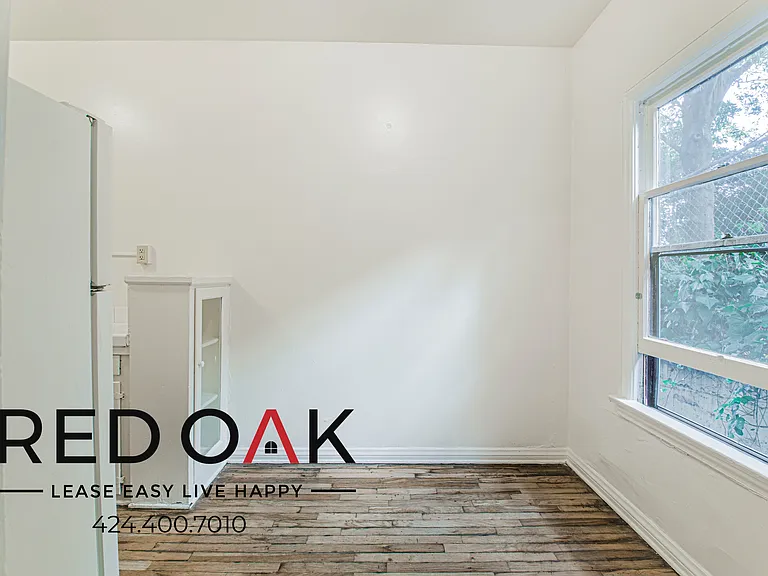836 Sanborn Ave #105 — Photo 6