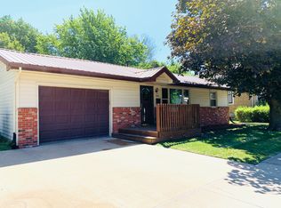 401 S D St, Fairfield, IA 52556