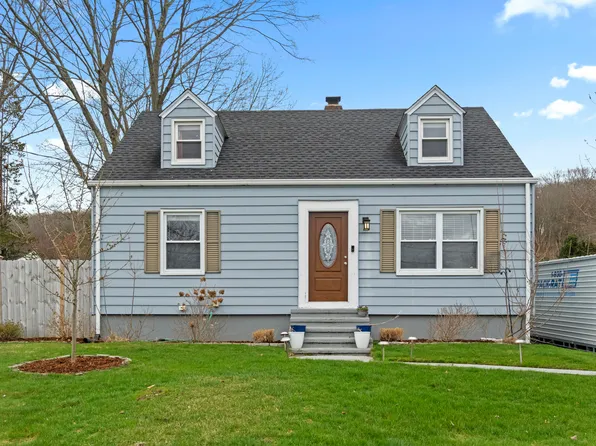 17 Sunset Road, East Haven, CT 06512