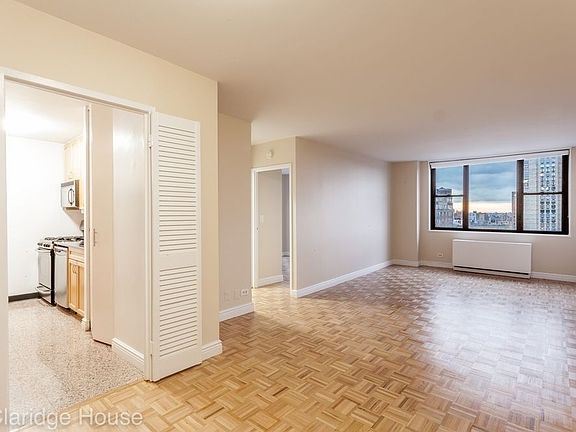 5th image of 201 E 87th St APT 27F