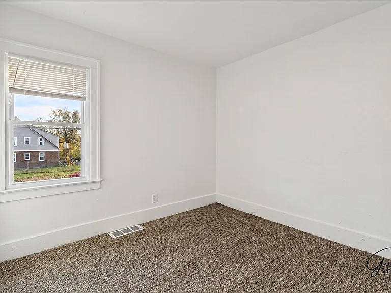 16211 Kentucky St — Photo 28