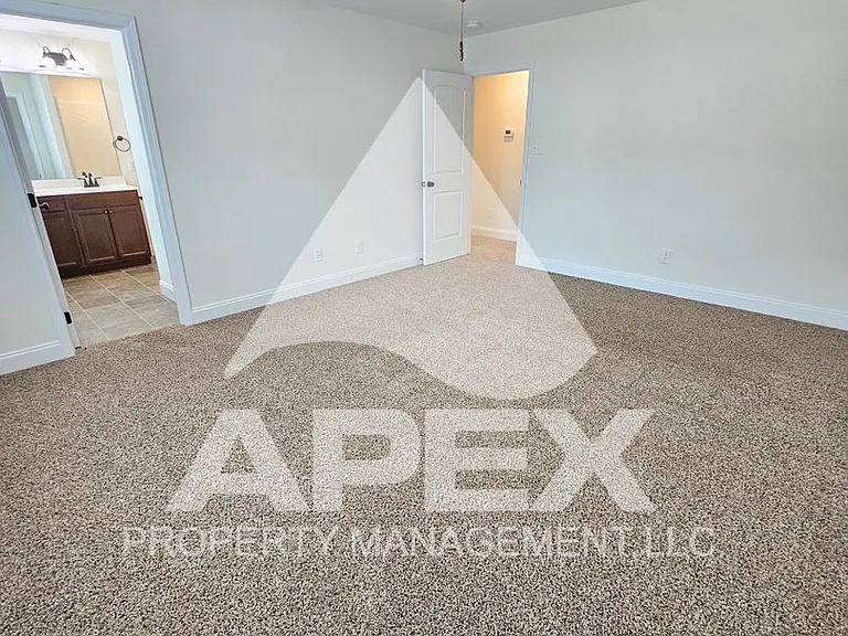 8029 Poplar Grove Ln — Photo 12