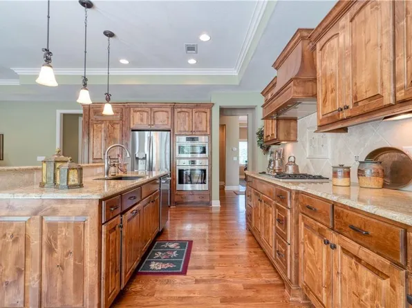6901 N Norton Ave, Kansas City, MO 64119