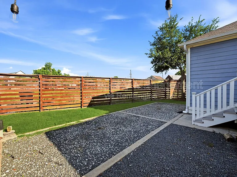 605 Dumble St — Photo 43