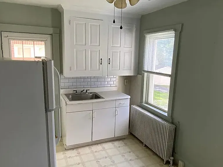 824 Highland Ave — Photo 13
