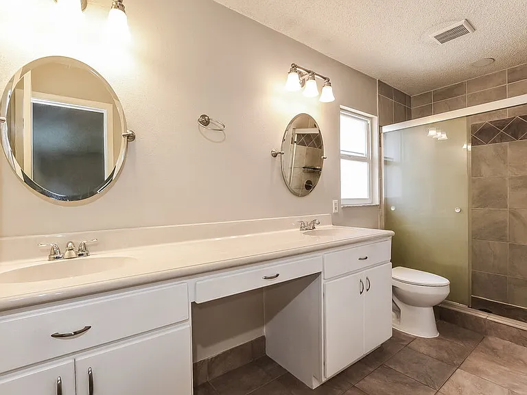 1029 Beckstrom Dr — Photo 12