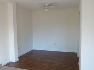 5 Kessler Farm Dr APT 160, Nashua, NH 03063