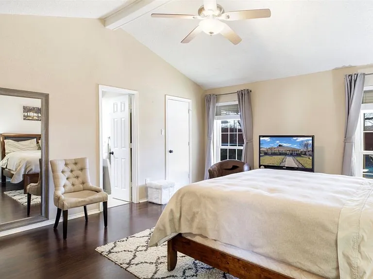 1810 Tiburon Bnd — Photo 14