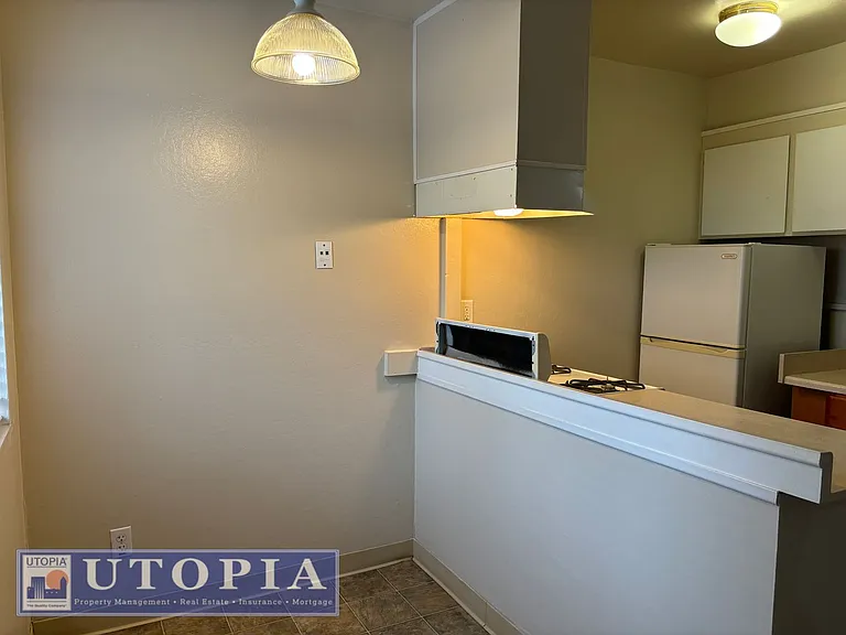 110 Kaye St #11 — Photo 8