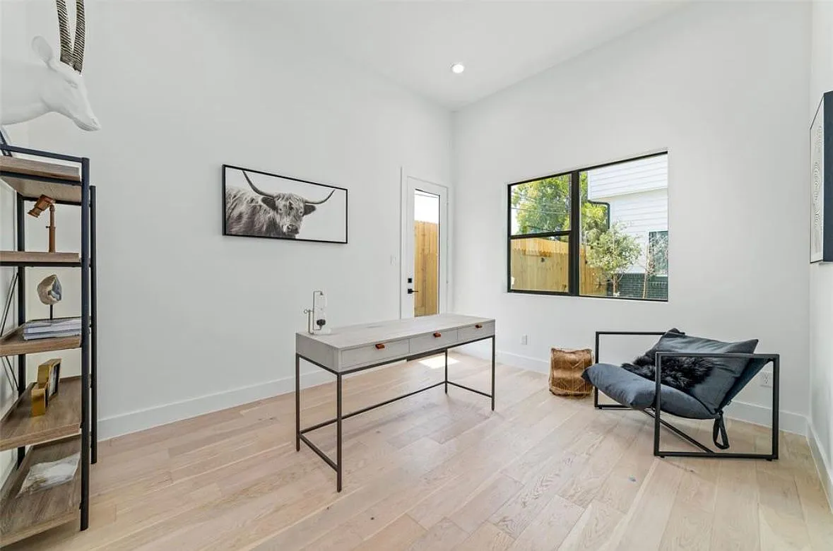 3 bed, 2257 sqft, $4,300 — Photo 1