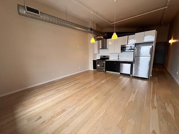 4th image of 726-28 Market St #901