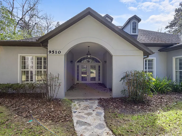 9510 NW 59th Ln — Photo 1