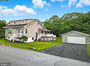 115 Saint Marys Dr, Freeland, PA 18224