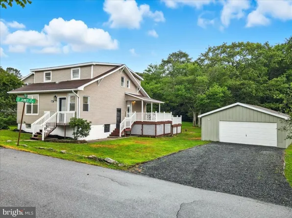 115 Saint Marys Dr, Freeland, PA 18224