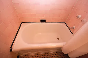 Rented by R New York