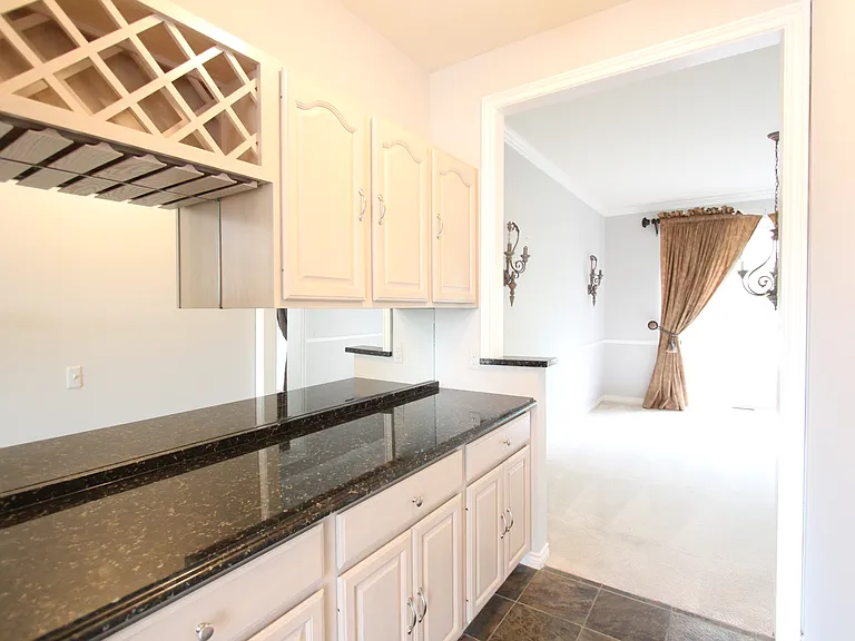 18547 Clairmont Cir E — Photo 11