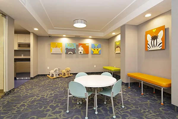 Rented by Greystar | media 13