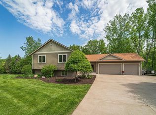 330 Highview Rd, Hudson, WI 54016