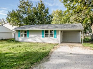 104 E Jackson St, Mahomet, IL 61853