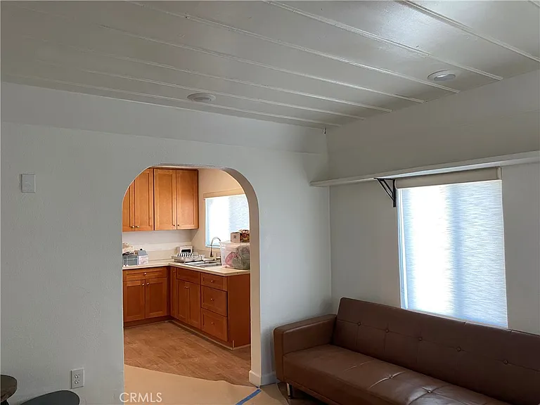 19216 Kendall Dr — Photo 8