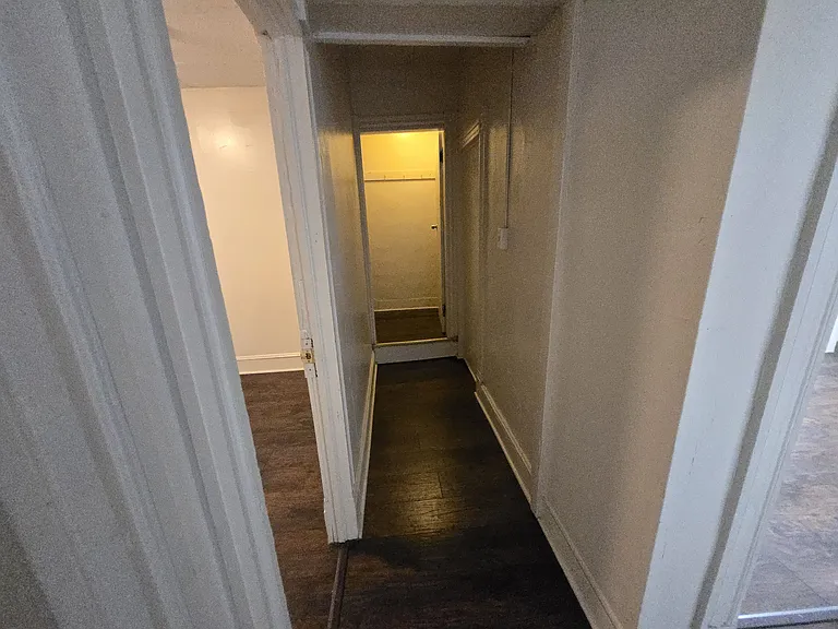407 N Webster Ave — Photo 37