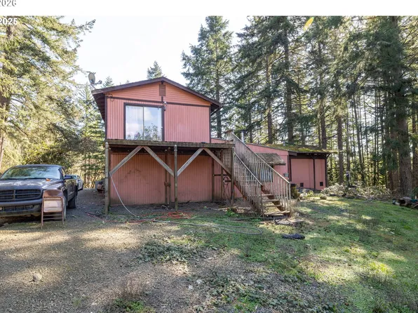 620 Cleveland Loop Dr, Roseburg, OR 97471