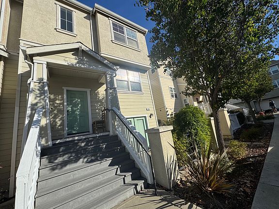 2nd image of 1621 Summer Ln