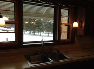 225 Mill Rd, Manitowoc, WI 54220