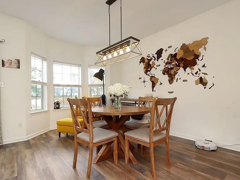 1356 Lake Dr — Photo 6