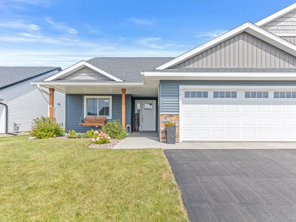898 Brentwood Cir, River Falls, WI 54022