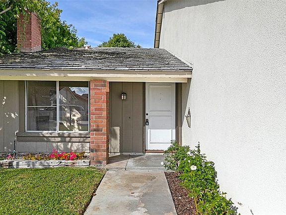 4th image of 3692 Carmel Ave