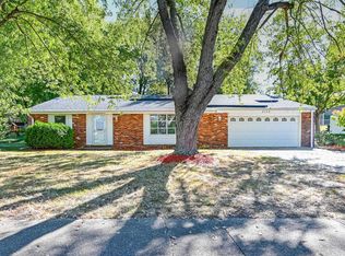 2112 Granada Dr, Pekin, IL