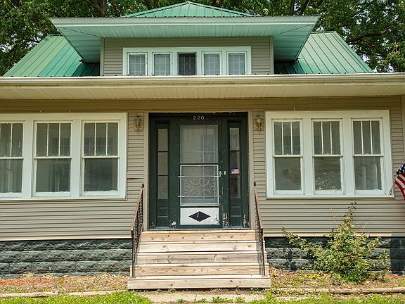 2nd image of 220 W Greene St