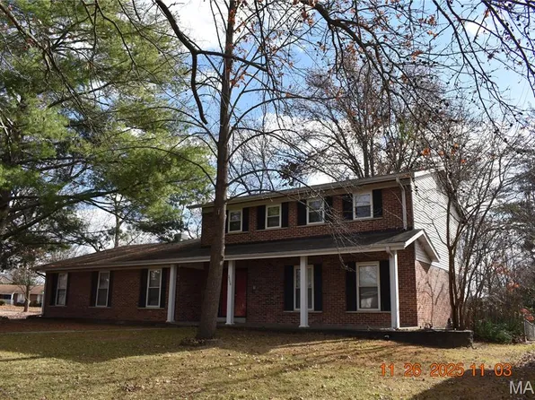 3938 Hirondelle Ln, Florissant, MO 63034