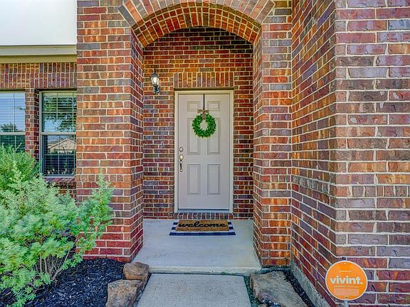 3rd image of 15523 Huddleston Dr