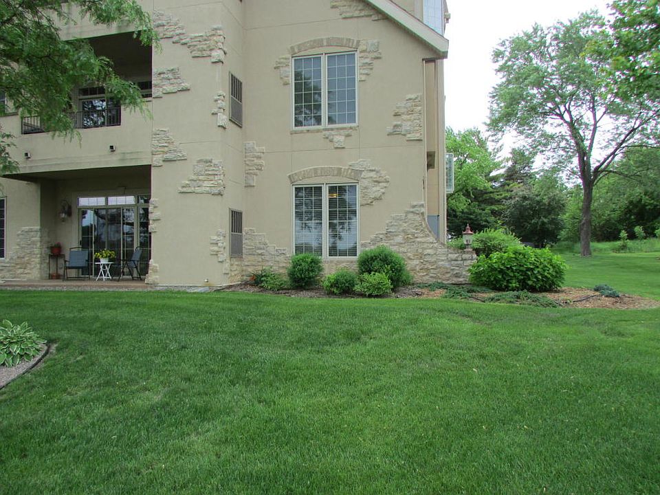 1st image of 2912 N University Dr